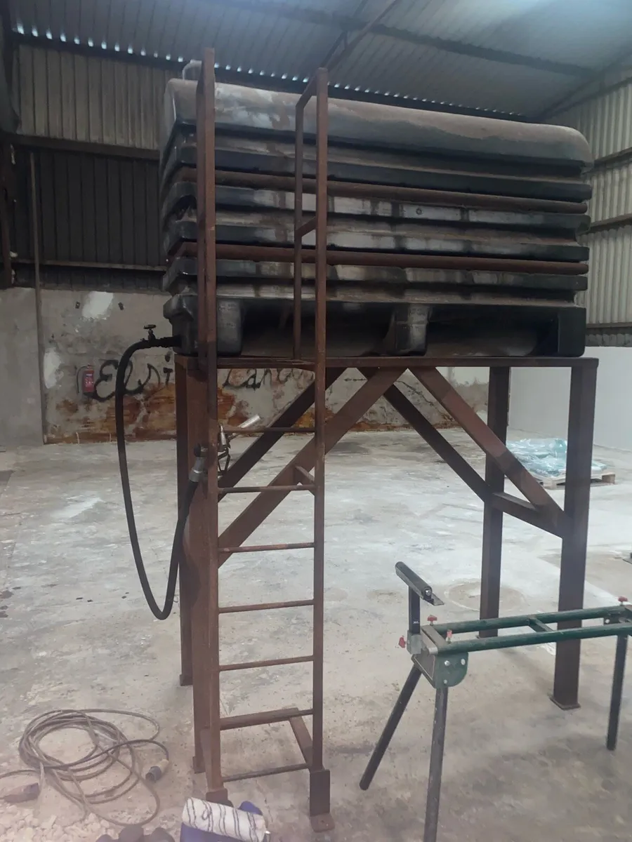 1000L tank - Image 1