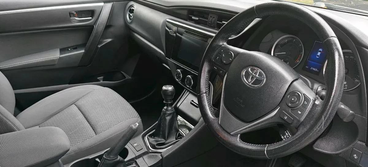 Toyota Corolla 2016 1.4 D4D - Image 2