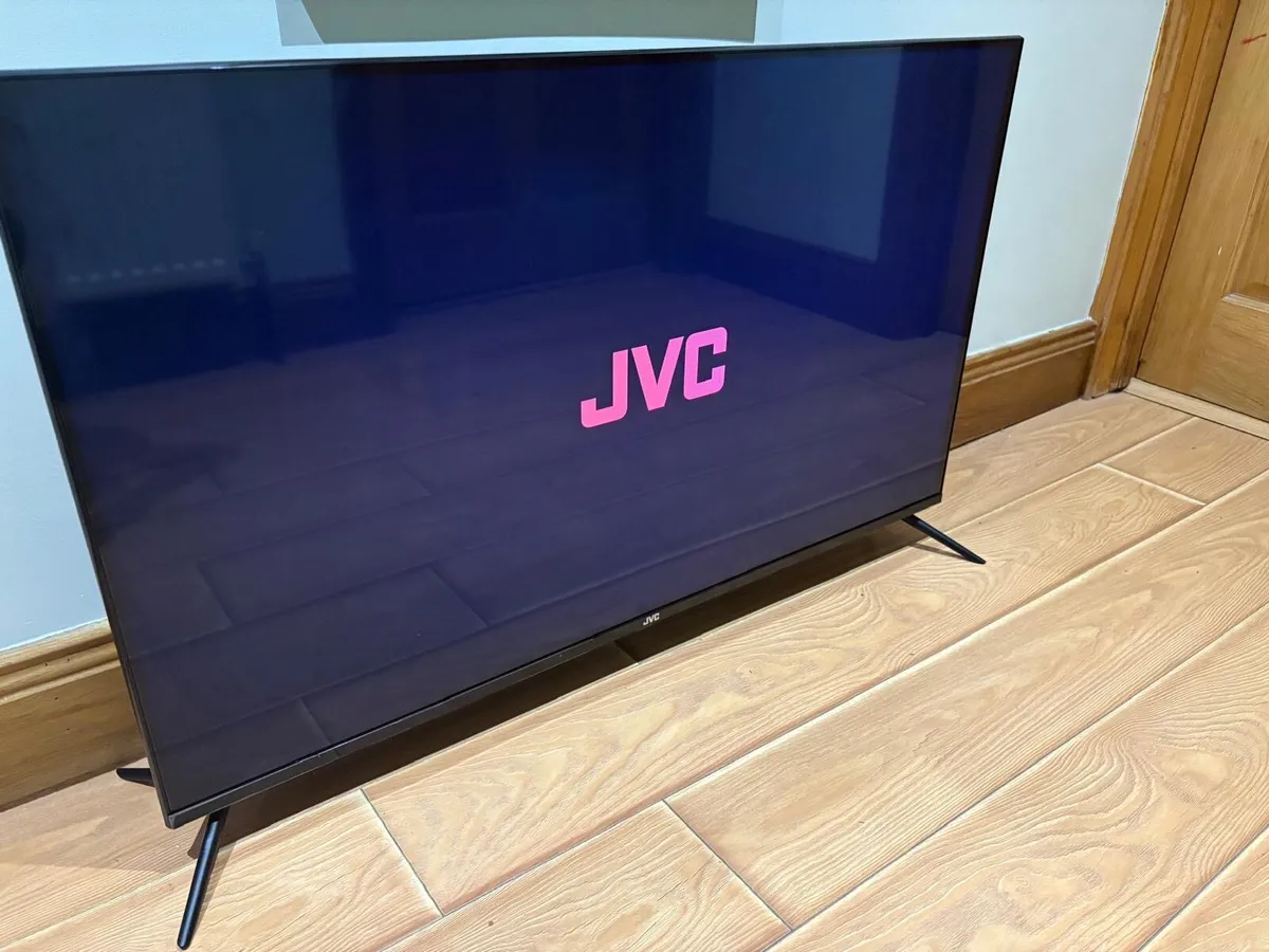 43 inch Smart Tv - Image 1