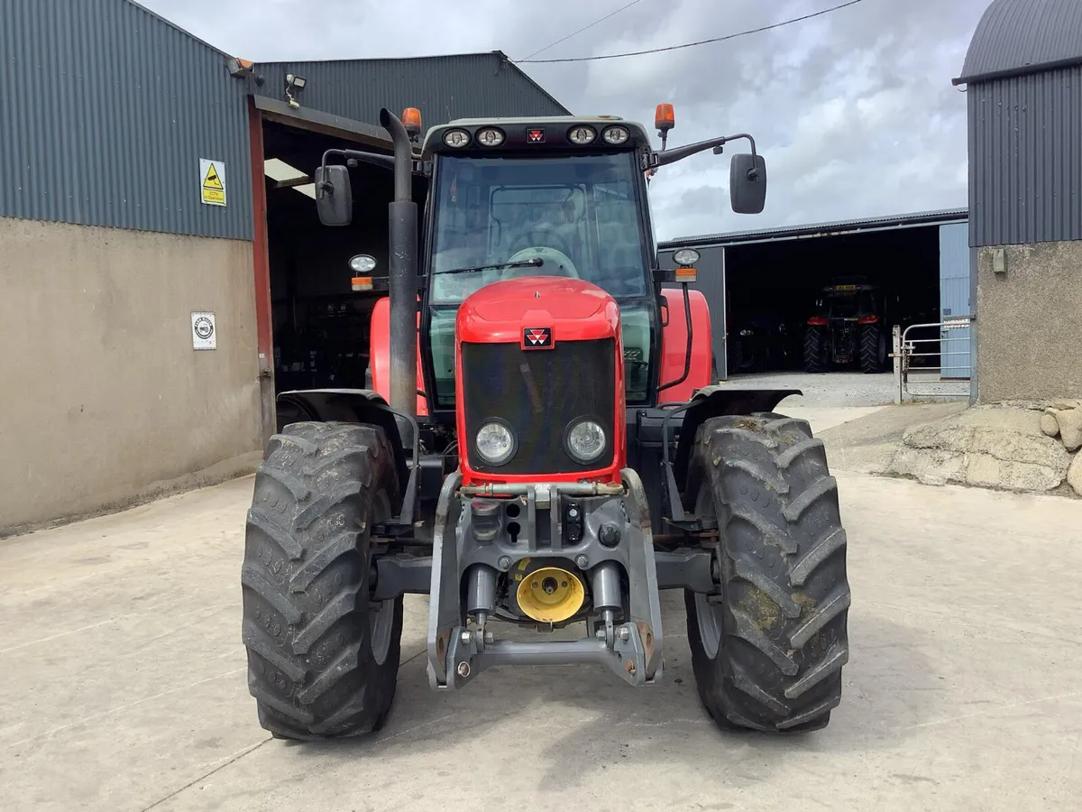 2012 MF 6480 - Image 2