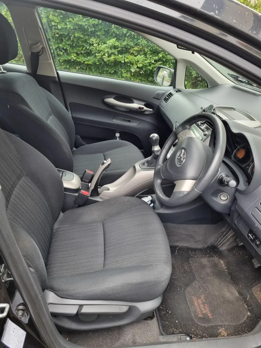 Toyota Auris 2008 - Image 4