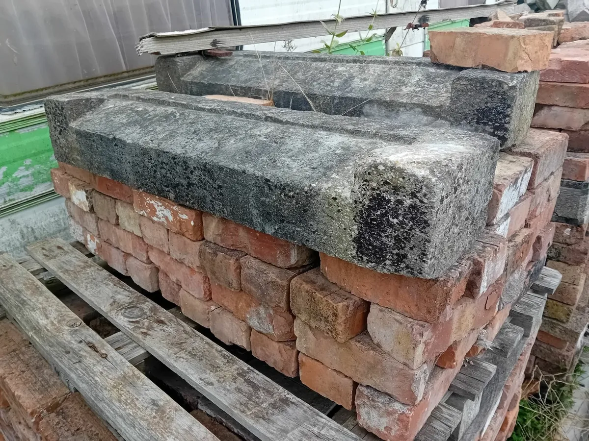Old red bricks - Image 1