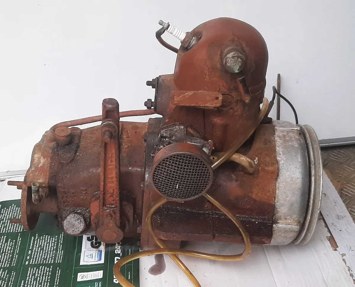 Vintage 2 Stoke inboard engine - Image 1