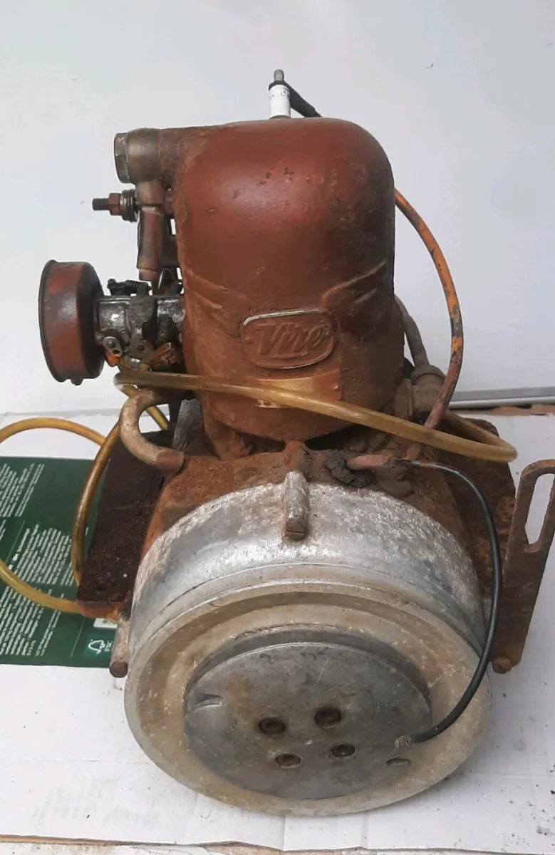 Vintage 2 Stoke inboard engine - Image 2