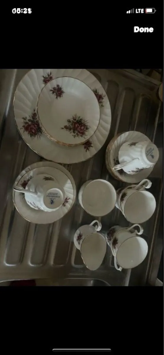 Royal Sunderland fine china - Image 3