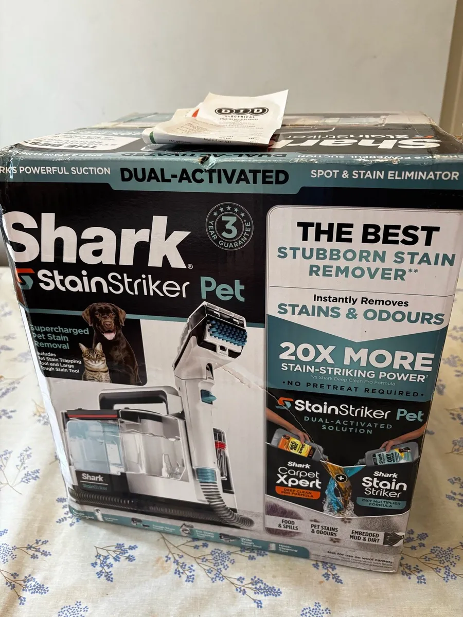 Shark stain striker - Image 1