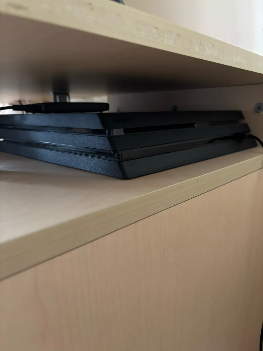 Ps4 Pro 1TB - Image 1