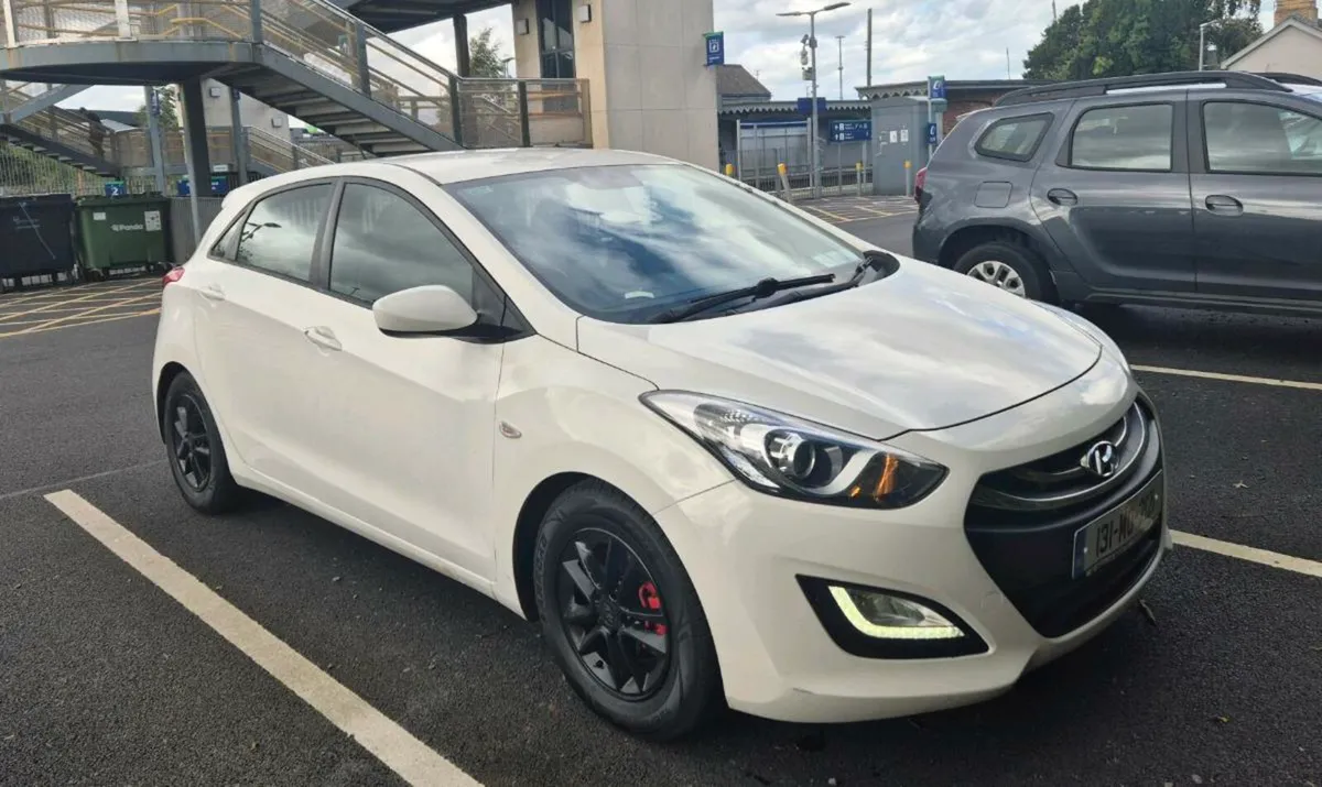 13 HYUNDAI I30 1.6  5 door hatchback NCT 26/ 11/25 - Image 1