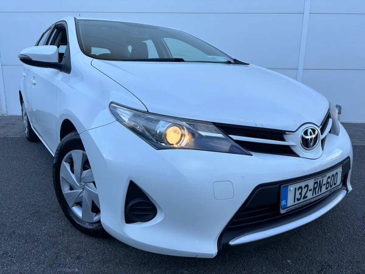 2013 TOYOTA AURIS 1.33i 5DR NCT TAX - Image 1