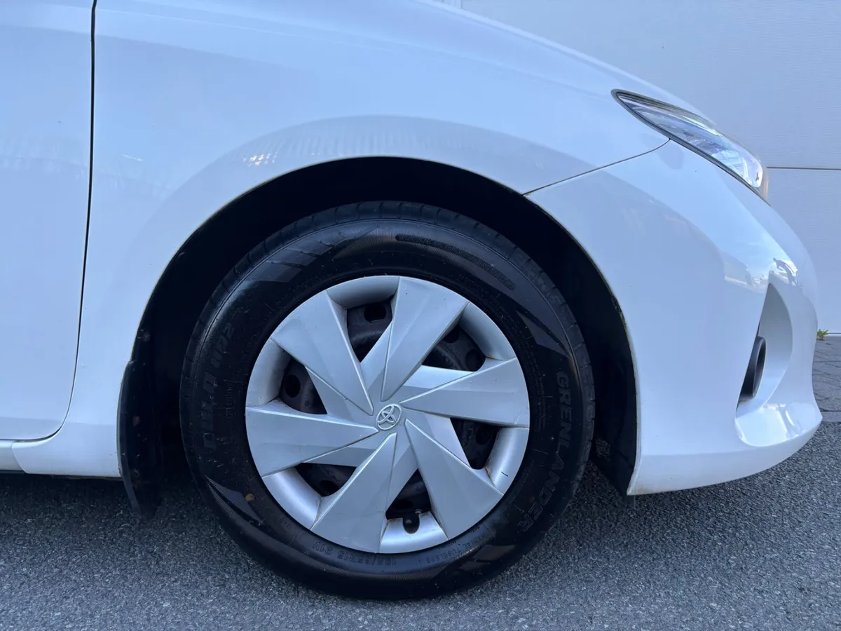 2013 TOYOTA AURIS 1.33i 5DR NCT TAX - Image 4