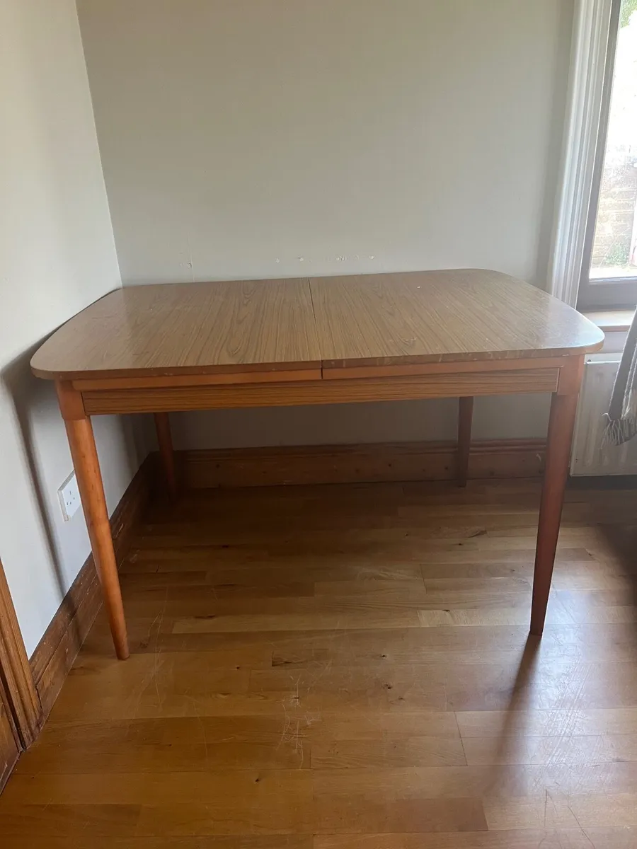 Schreiber dining table - Image 1