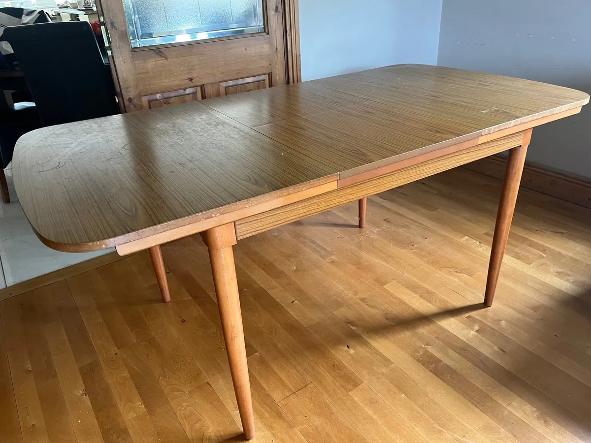 Schreiber dining table - Image 2