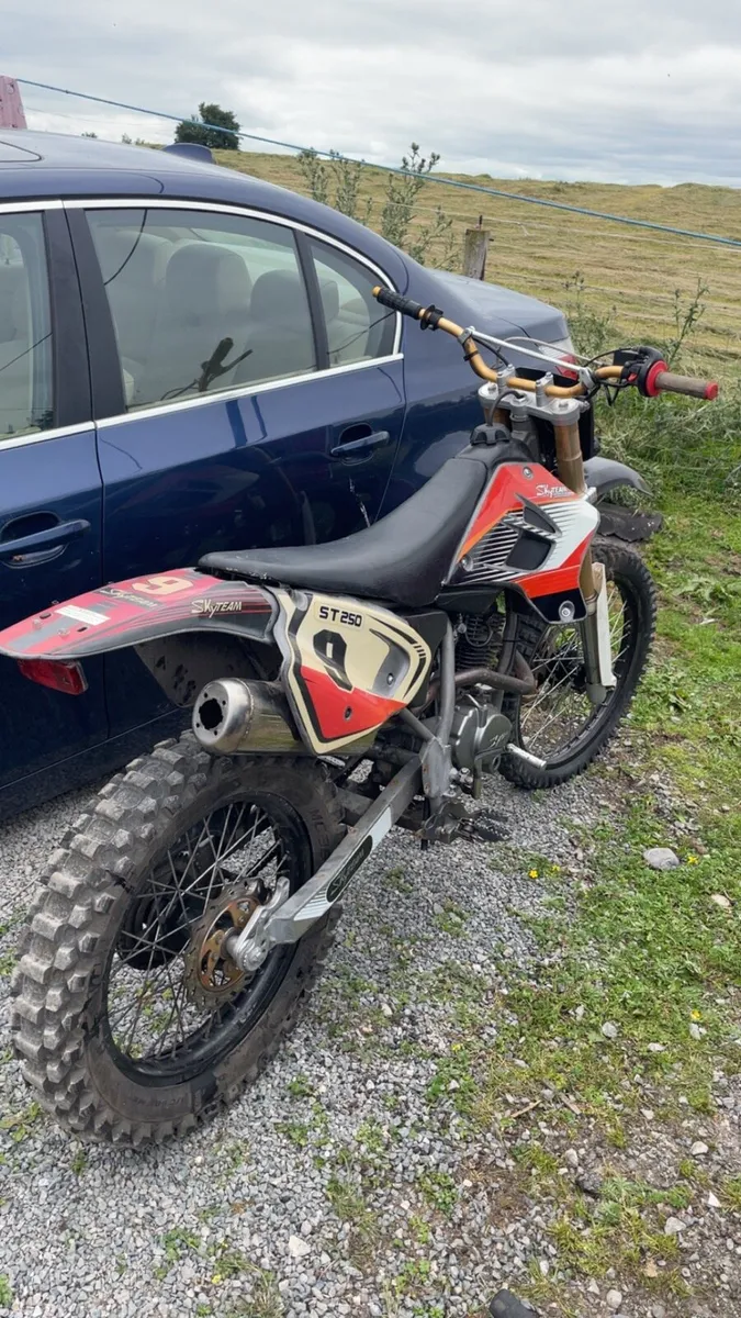 Dirt bike 250cc - Image 3