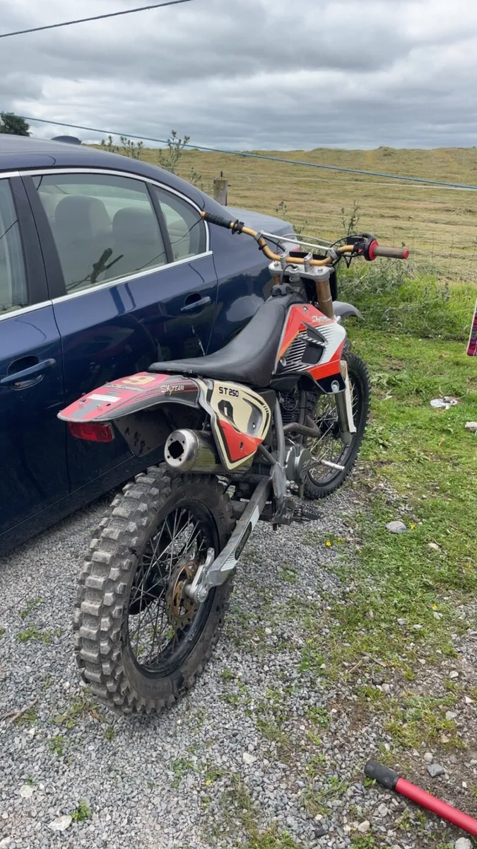 Dirt bike 250cc - Image 4