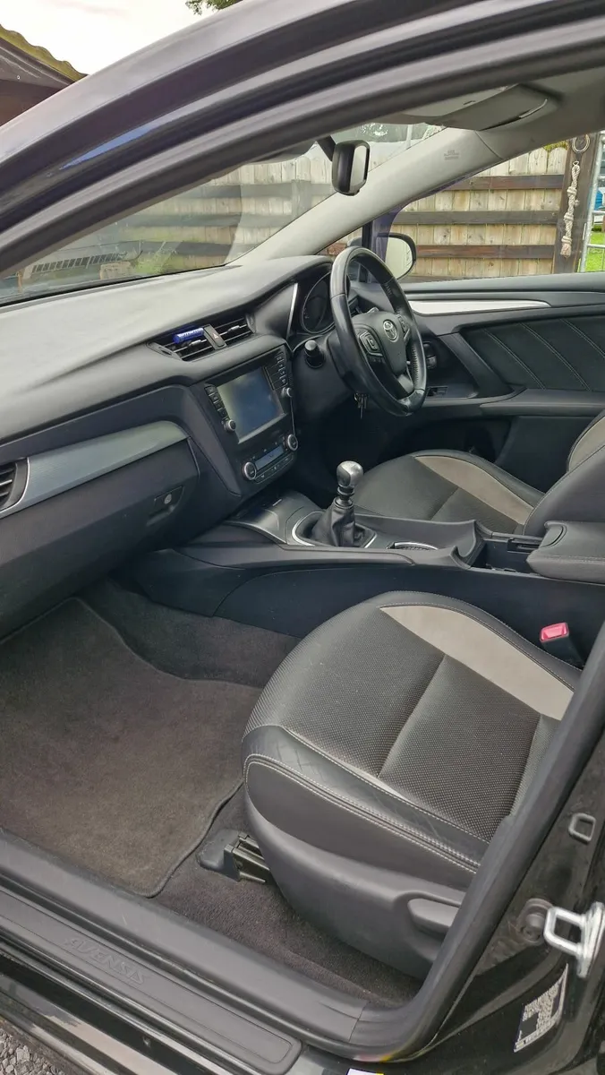 Toyota Avensis 2017 - Image 4
