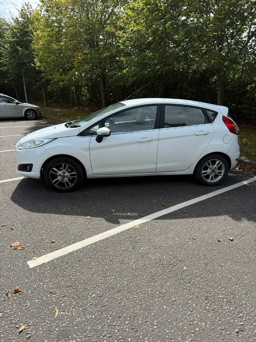 Ford Fiesta 2015 - Image 4