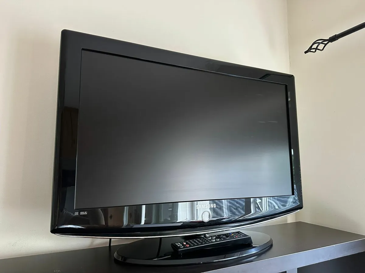 Samsung 32" TV - Image 1