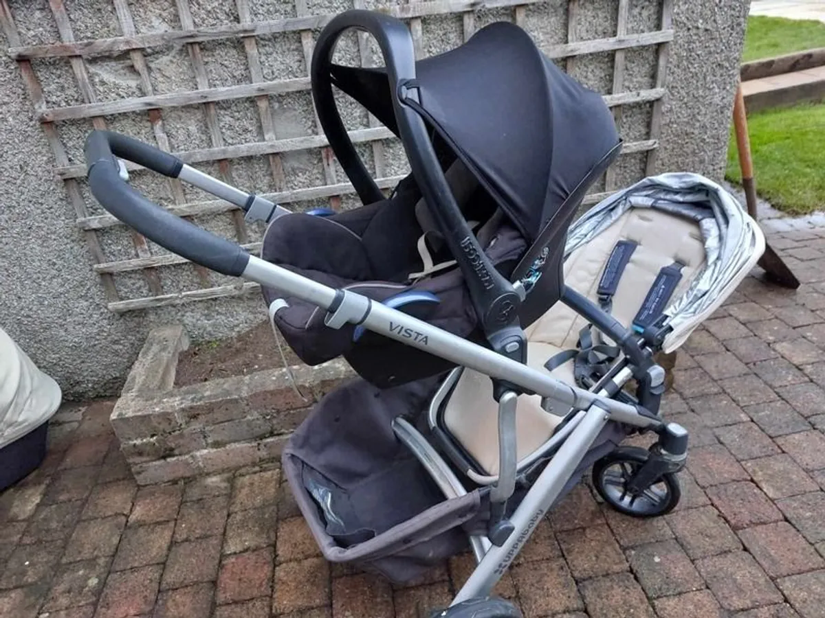 Uppababy Vista Travel System with extra rumble seat - Image 2