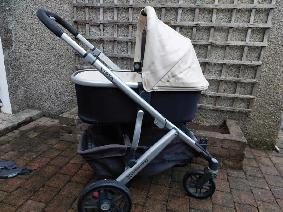 Uppababy Vista Travel System with extra rumble seat - Image 3