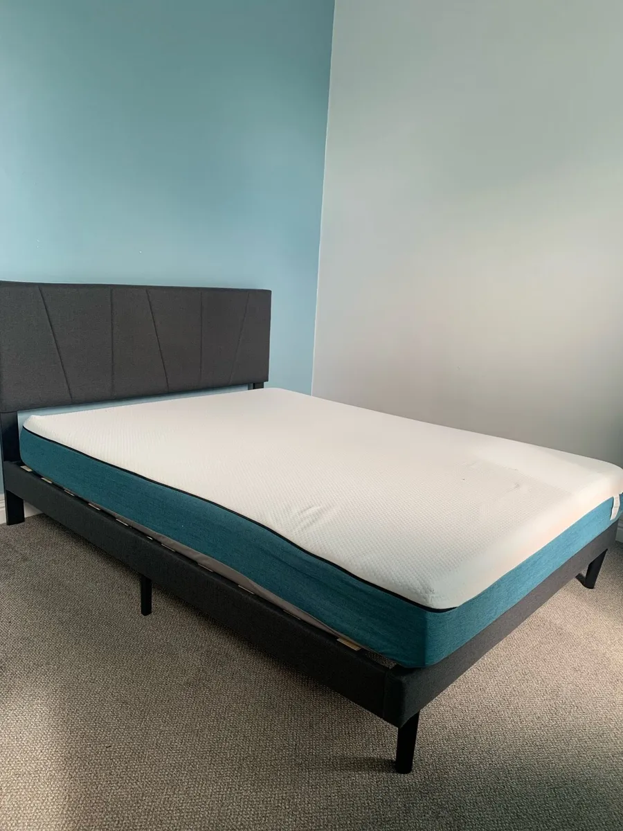 Free king size bed - Image 1