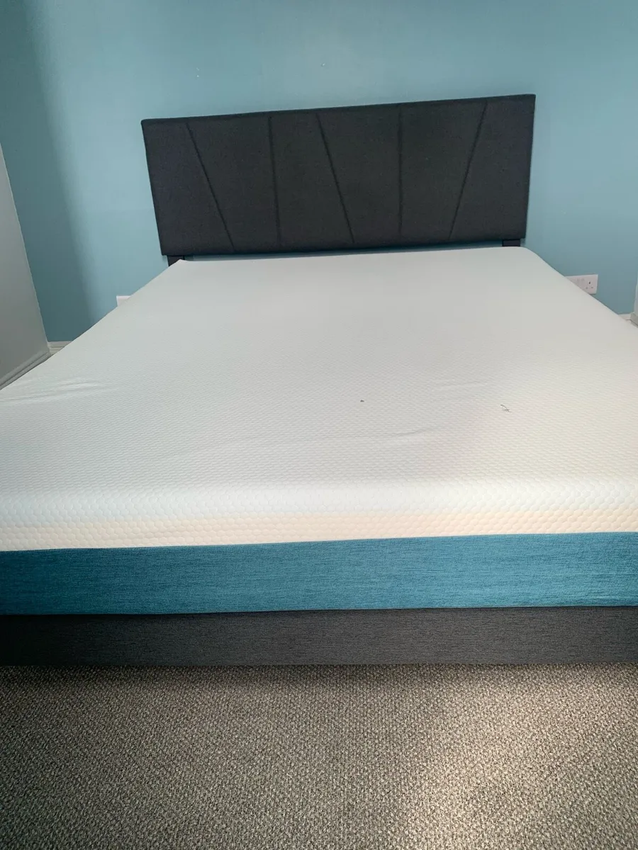 Free king size bed - Image 3