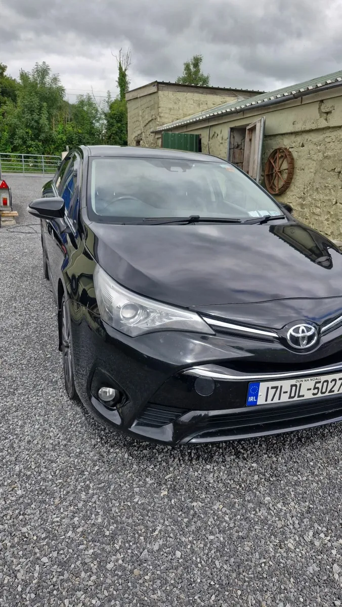 Toyota Avensis 2017 - Image 2