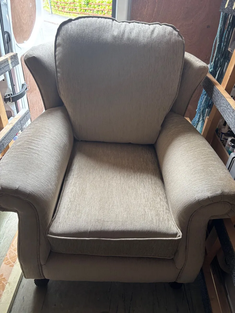 Arm chair