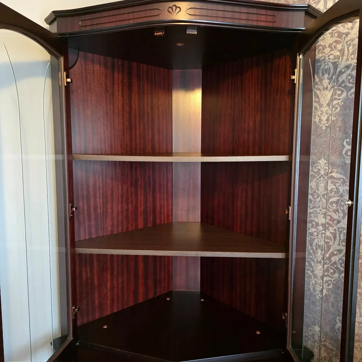 Corner cabinet - Image 1