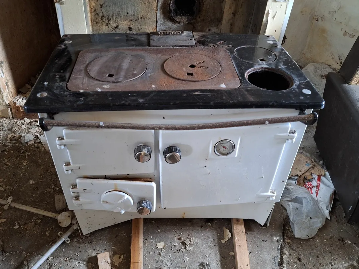 Stanley no 8 stove - Image 1