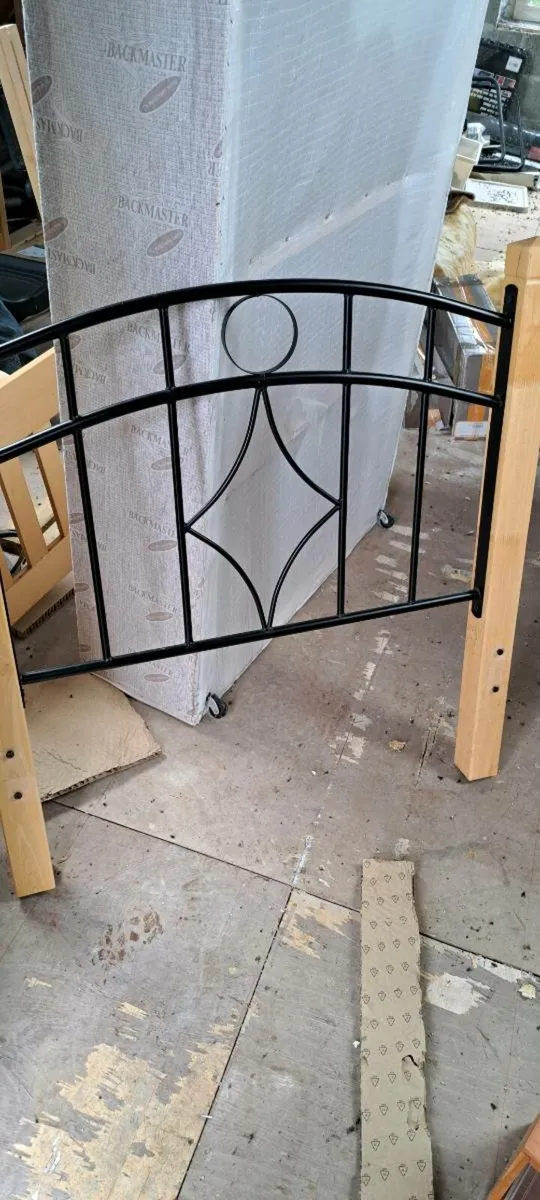 Single 3ft metal and timber bed - Image 2