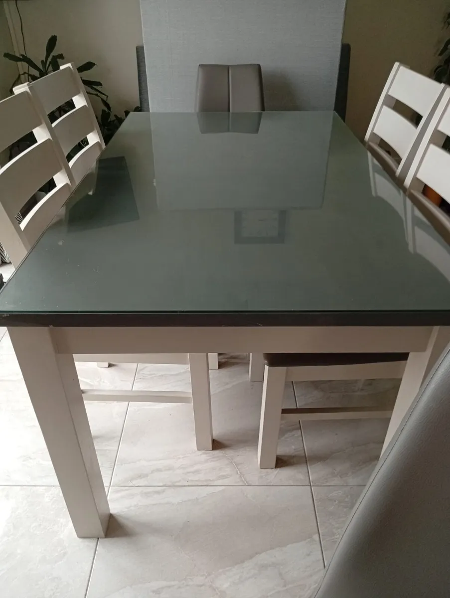 Kitchen/Dining Table & 6 Chairs - Image 2