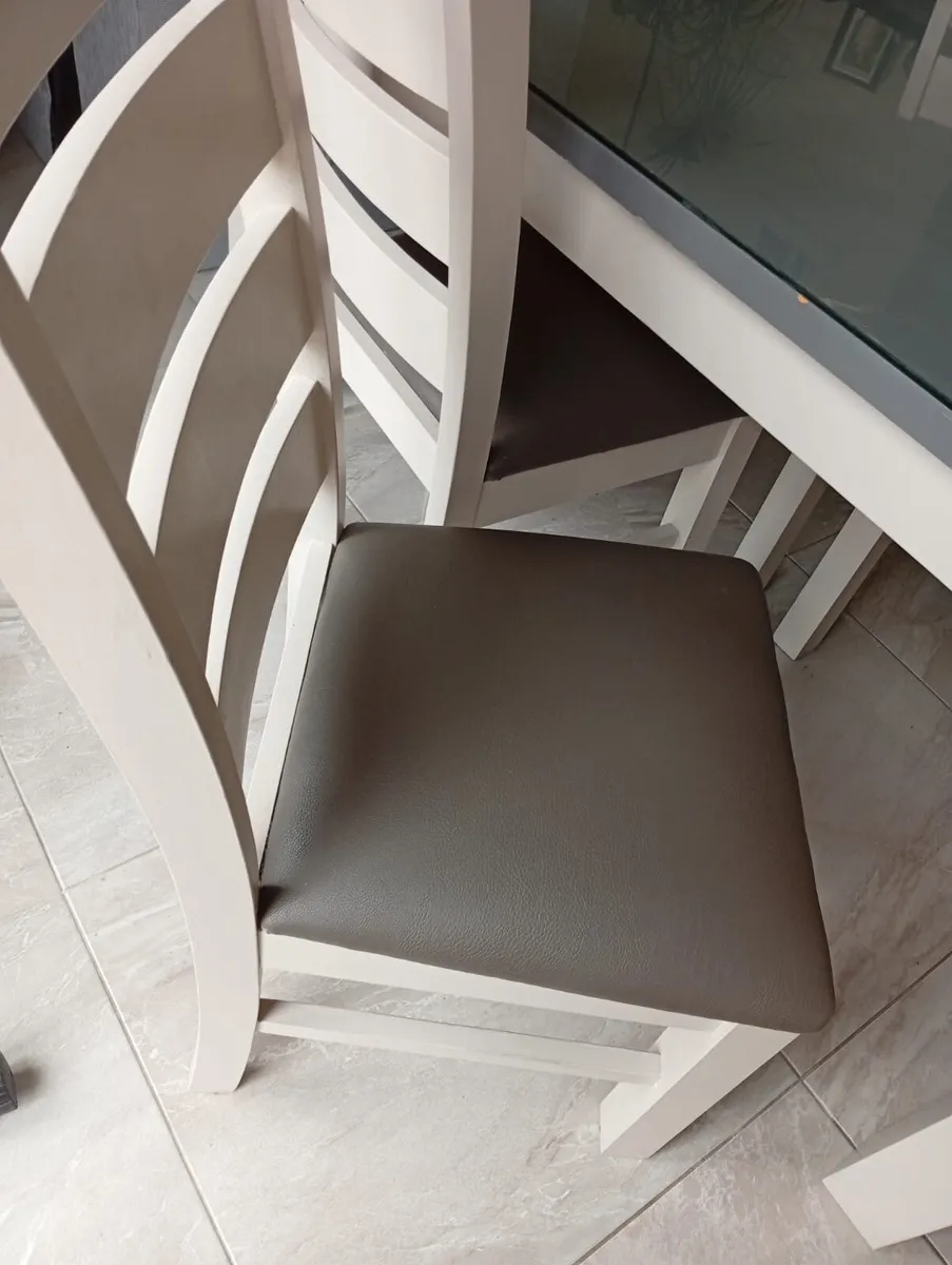 Kitchen/Dining Table & 6 Chairs - Image 3