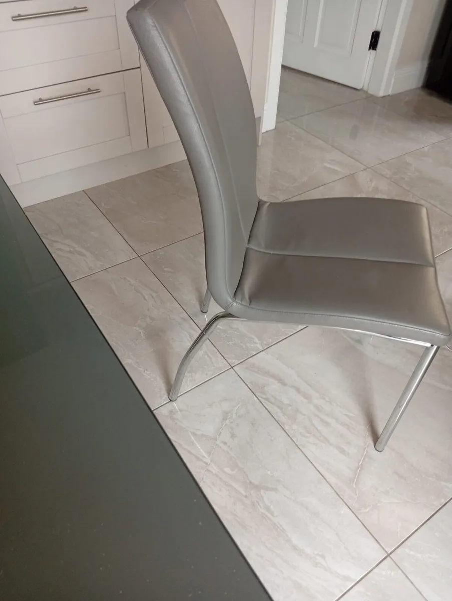 Kitchen/Dining Table & 6 Chairs - Image 4