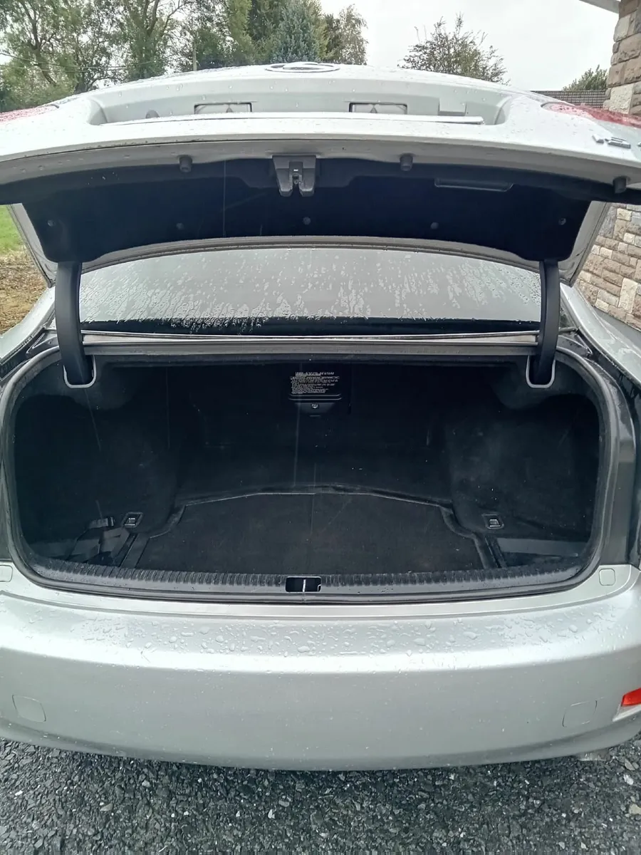 Lexus IS 2008 - Image 2