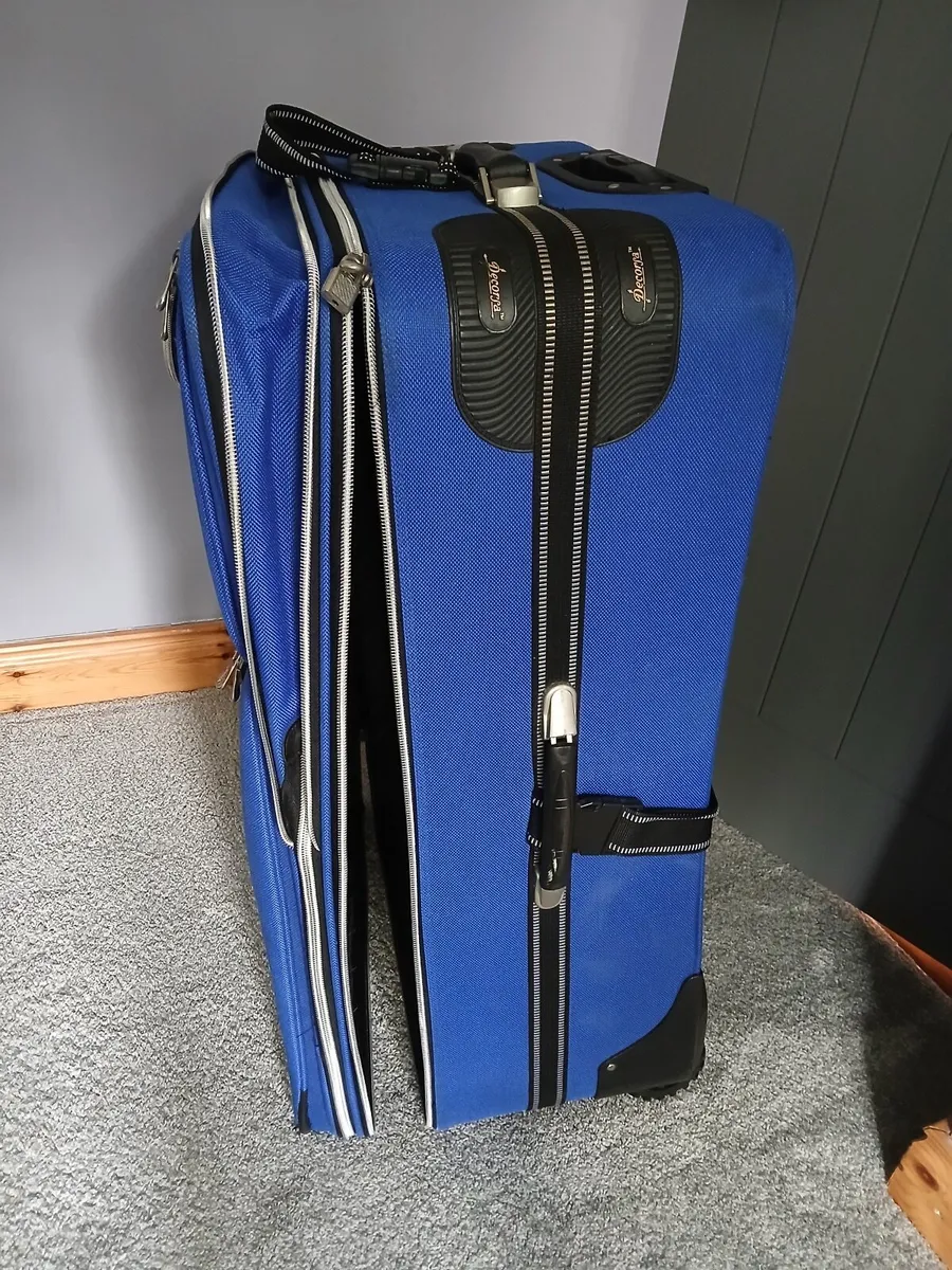 Extra large suitcase - Image 2