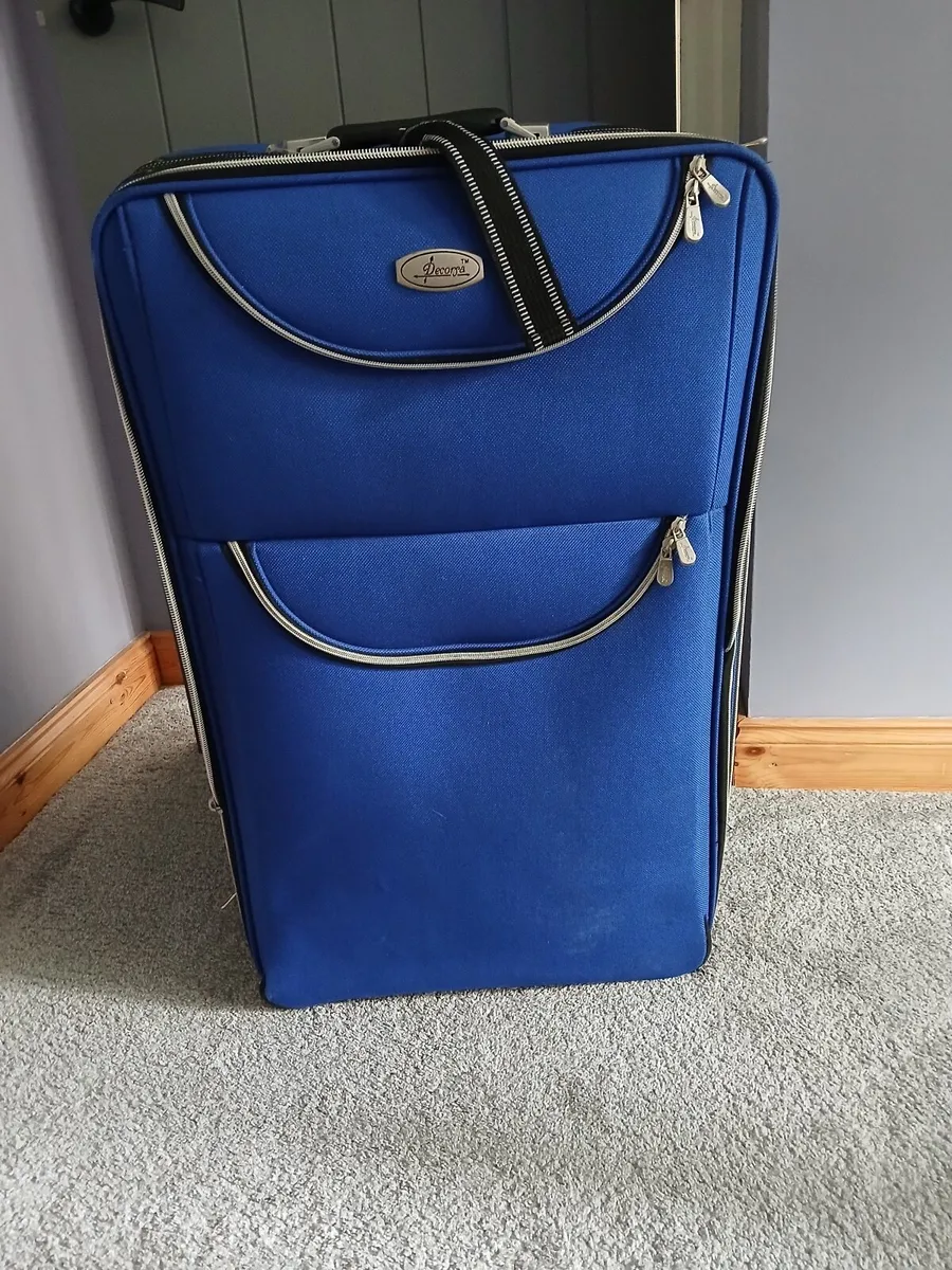 Extra large suitcase - Image 1