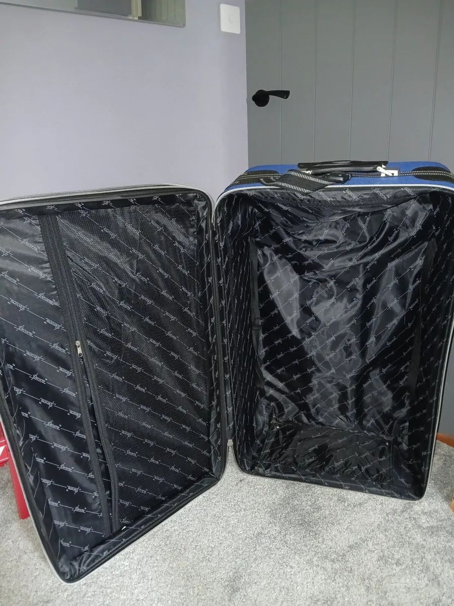 Extra large suitcase - Image 3
