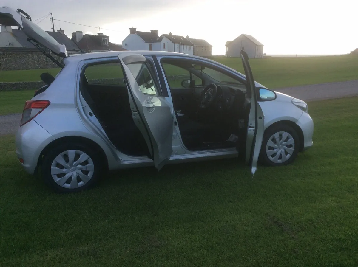 2012 Toyota Yaris automatic - Image 1