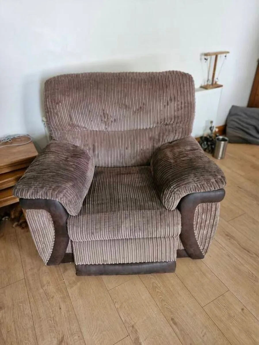 Great Sittingroom Furniture - Image 3