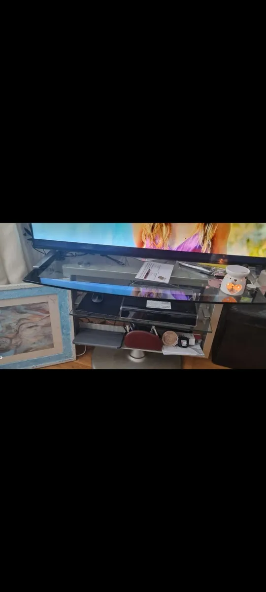 Tv swivel stand