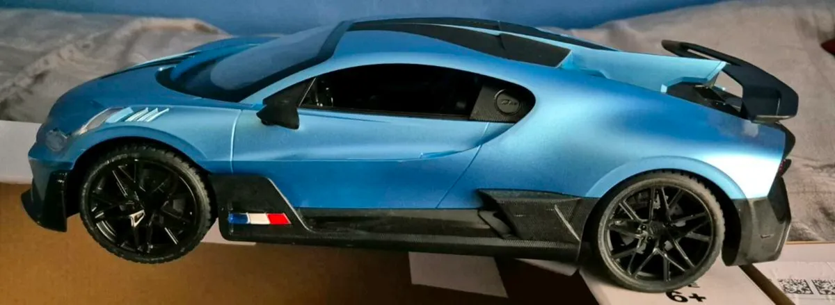 Radio Controlled Bugatti Divo Large Scale 1:12 - Image 1
