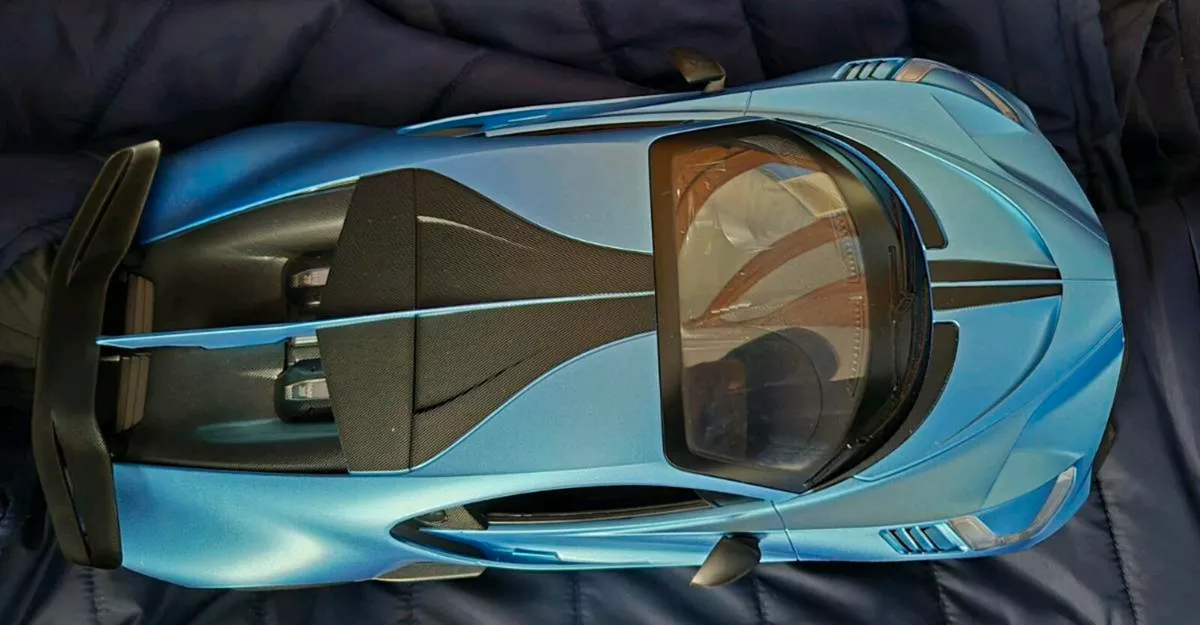 Radio Controlled Bugatti Divo Large Scale 1:12 - Image 3