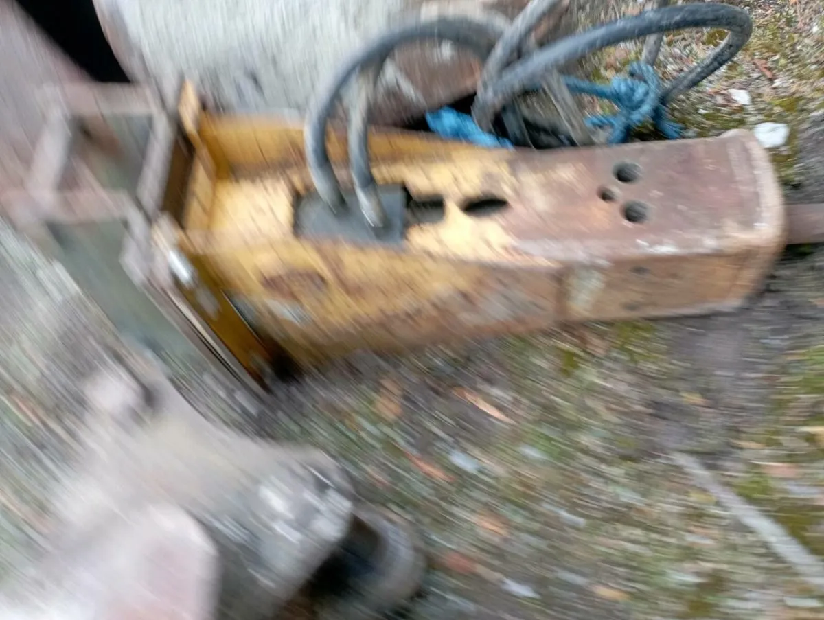 Rock breaker - Image 2