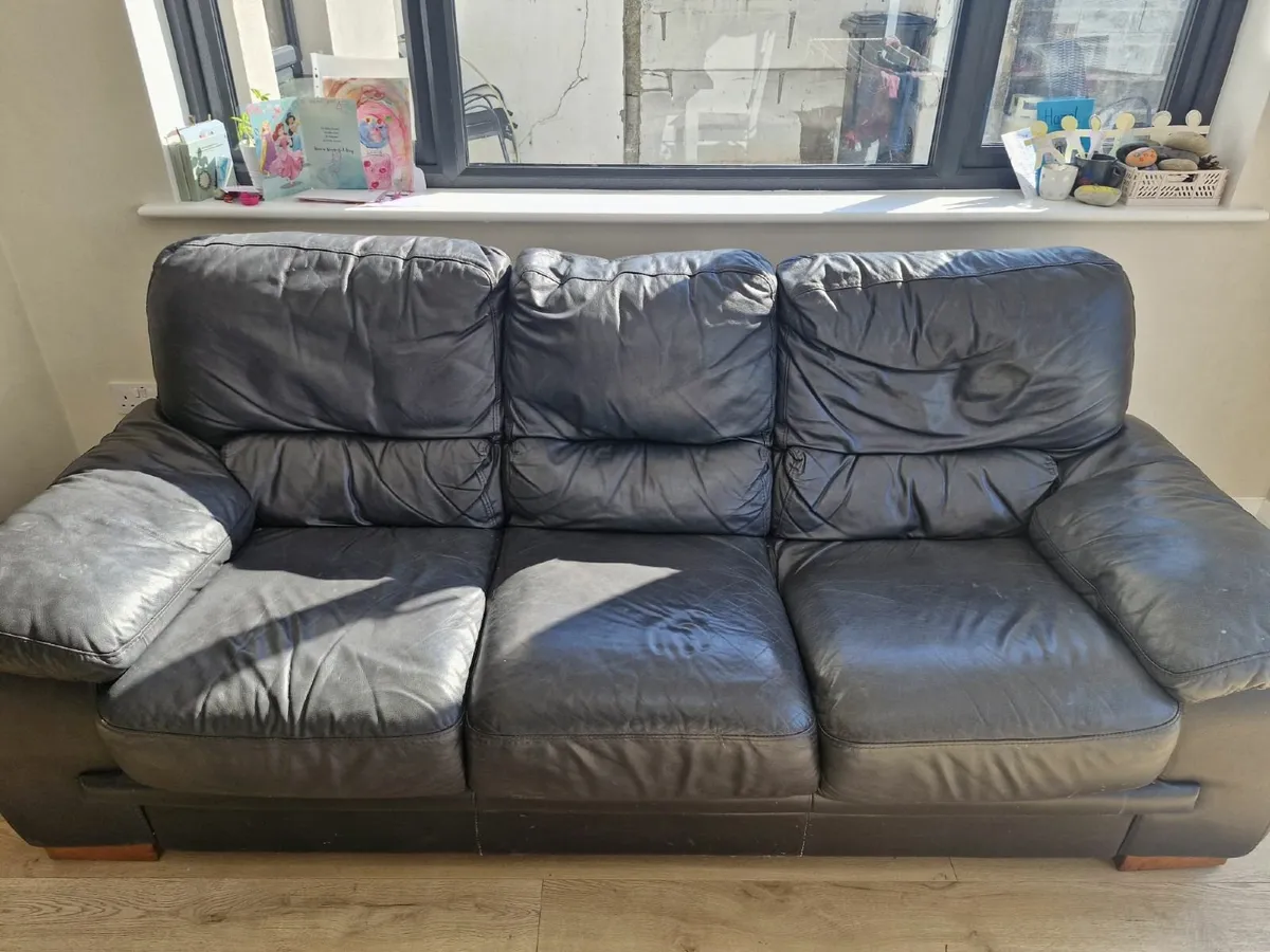 Black Leather couch - Image 1