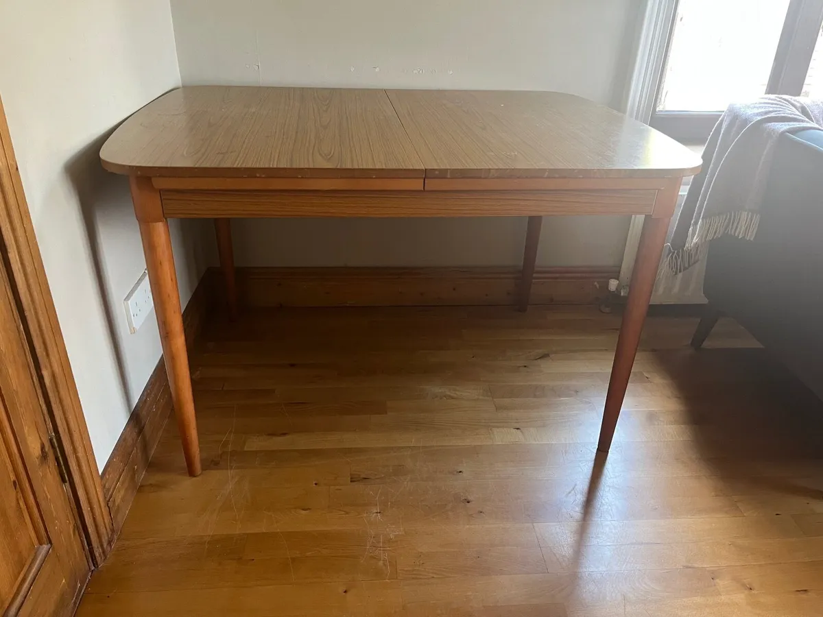 Schreiber dining table - Image 4
