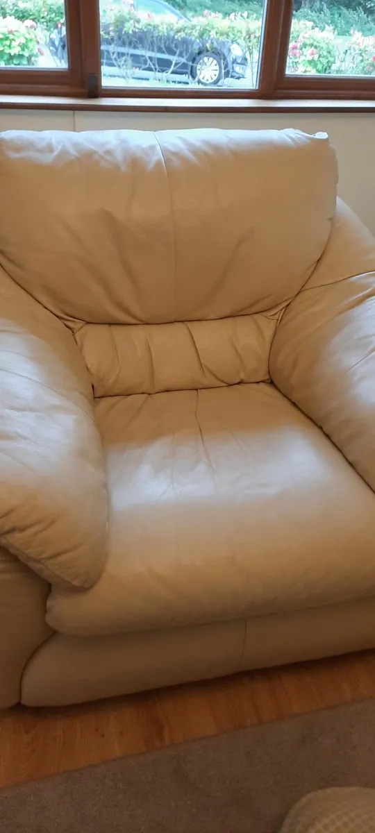 Cream leather sofas - Image 3