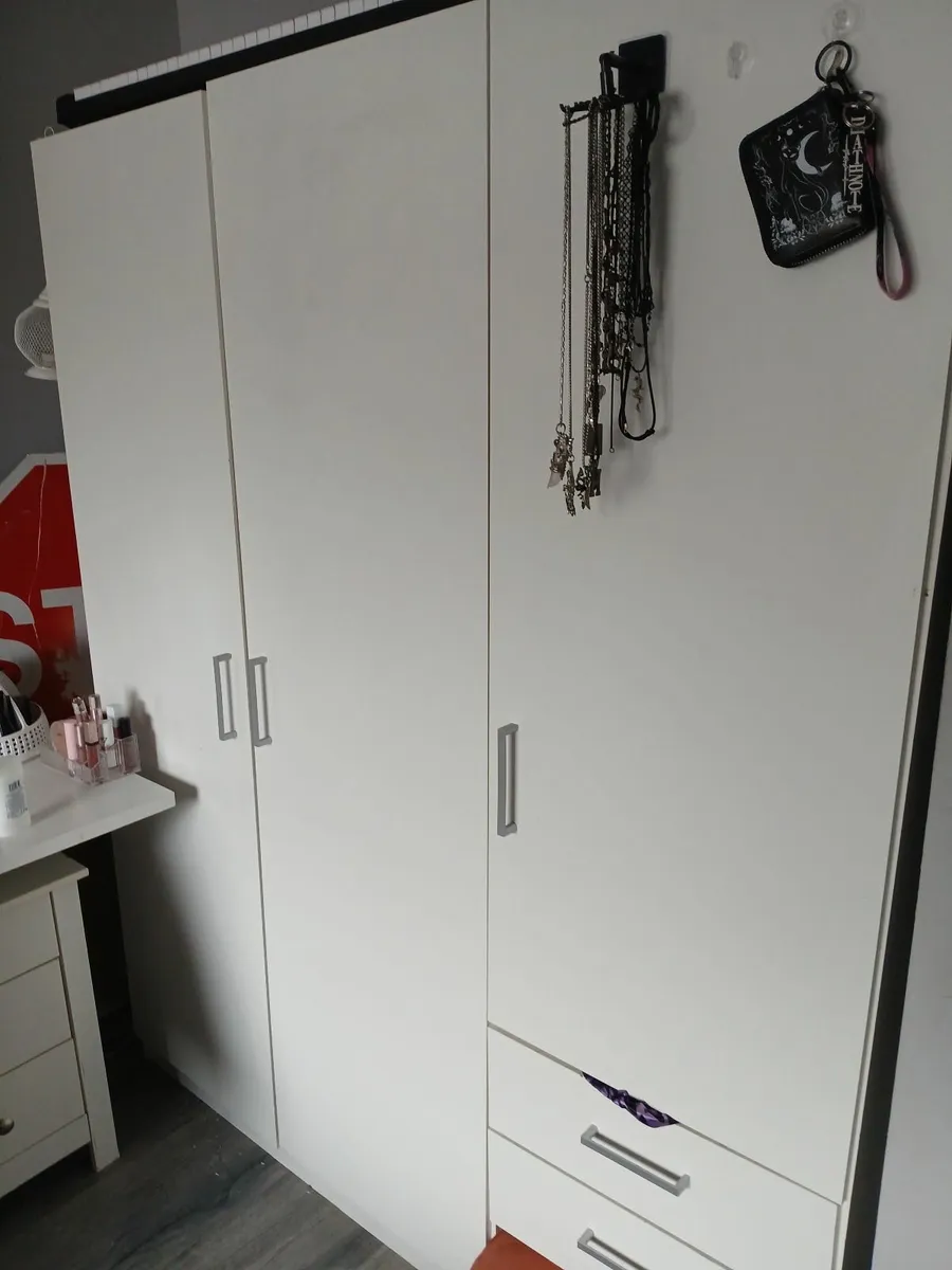 Wardrobes for free to take away - Image 2