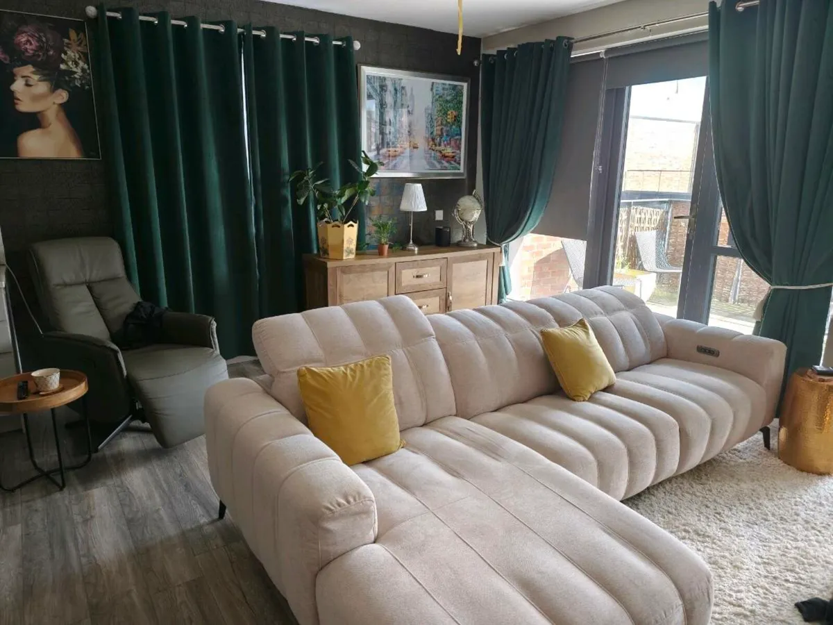 Natuzzi recliner with chaise - Image 1