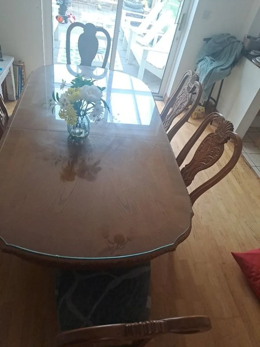 dining room table and chairs - Image 1