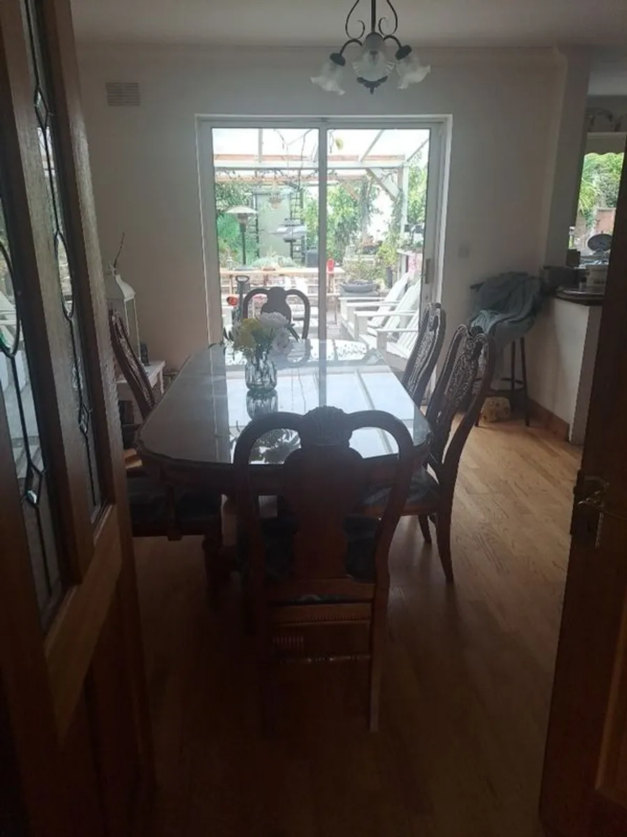 dining room table and chairs - Image 2